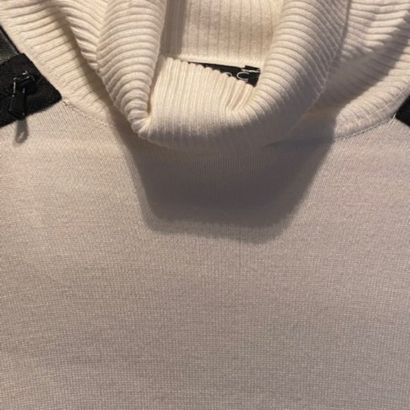 Conrad C Collection turtleneck - Picture 3 of 5